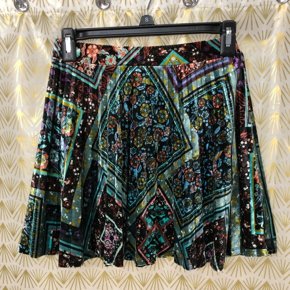 Girls Target Velvet Skirt Size Large - Picture 3 of 4